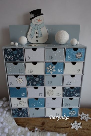 Adventní kalendář šedo-tyrkysový se sněhulákem