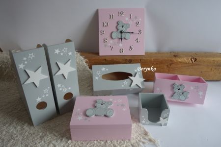 Dřevěné dekorace - pudrově růžové s medvídkem