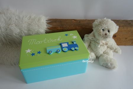 Dřevěná bedýnka s mašinkou - různá provedení