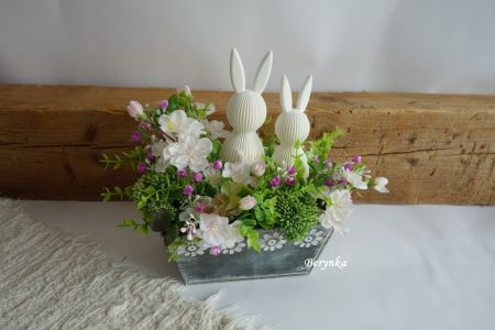 Květinová vazba se zajíčky