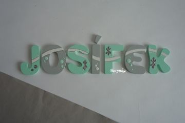 Dřevěná písmenka "s linkou a stříbrným zdobením"