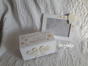 Svatební pokladnička se srdíčky a kytičkami