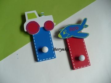 Dřevěné dekorace - modrá a červená