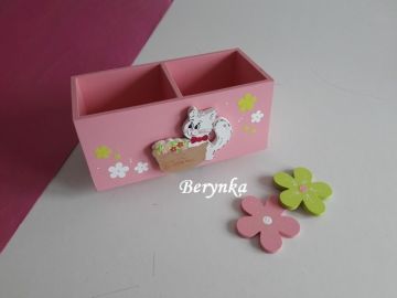 Dřevěný stojánek na tužky s kočičkou