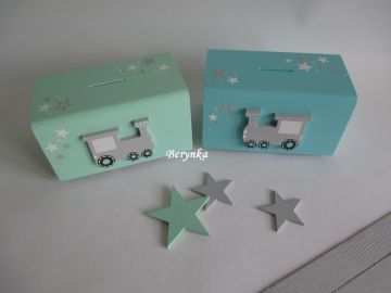 Dřevěná pokladnička s mašinkou