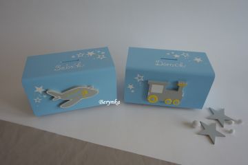 Dřevěná pokladnička s mašinkou