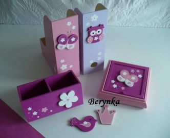 Dřevěné dekorace - fialovo-růžové se sovičkou