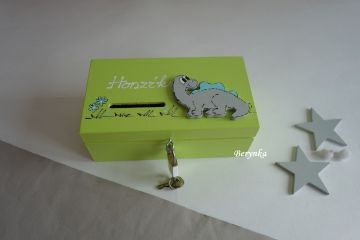 Dřevěná pokladnička s dinosaurem