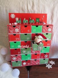 Adventní kalendář červeno-zelený s mašinkou