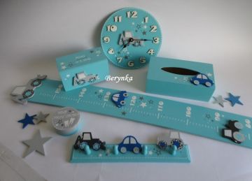 Dřevěné dekorace v tyrkysové a tmavě modré