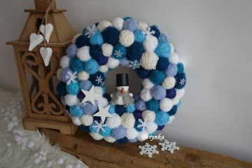 Klubíčkový věnec v tyrkysové