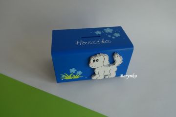 Dřevěná pokladnička s pejskem