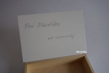 Dekorace se zvířátky v šedo-meruňkové