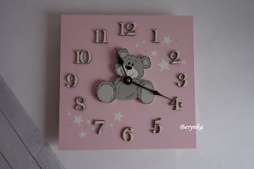 Dřevěné dekorace - pudrově růžové s medvídkem