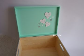 Dřevěné bedýnky s písmenky a autíčky - různá provedení