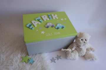 Dřevěné bedýnky s písmenky a autíčky - různá provedení