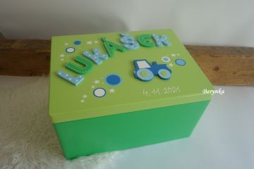 Dřevěné bedýnky s písmenky a autíčky - různá provedení