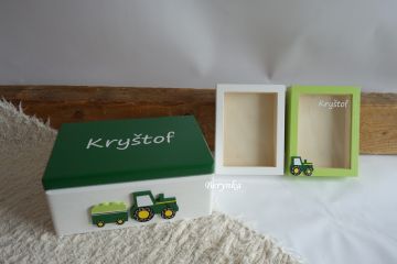 Dřevěné bedýnky s písmenky a autíčky - různá provedení