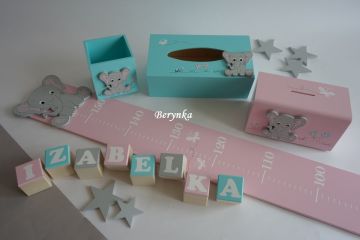 Dřevěné dekorace se slonem