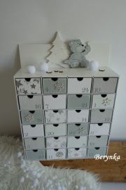 Adventní kalendář *bílo-šedý* s medvídkem - různá provedení
