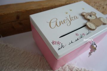 Dřevěná bedýnka - pokladnička