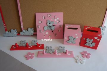 Dekorace červno-růžové s medvídkem