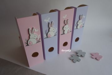 Dřevěný šanon se zajíčky v trávě