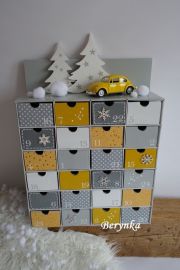 Adventní kalendář *šedo-hořčicový* - s autíčkem - různá provedení
