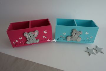 Dřevěný stojánek na tužky se sloníkem