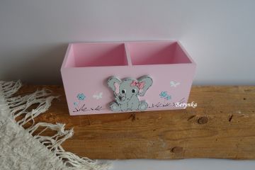 Dřevěný stojánek na tužky se sloníkem