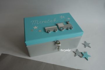 Dřevěná bedýnka s mašinkou - různá provedení