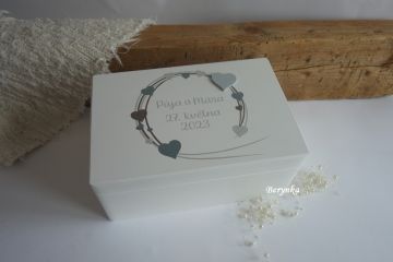 Svatební bedýnka se srdíčky - podle oznámení