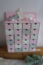 Adventní kalendář pudrově růžový s medvídkem
