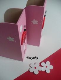 Dřevěné dekorace - růžové s beruškou