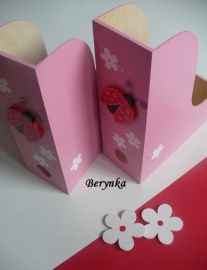 Dřevěné dekorace - růžové s beruškou