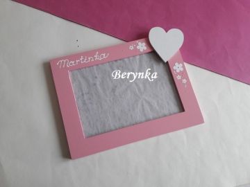 Dřevěný fotorámeček se srdíčkem