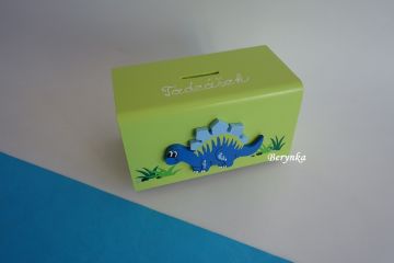 Dřevěná pokladnička s dinosaurem