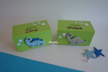 Dřevěná pokladnička s dinosaurem