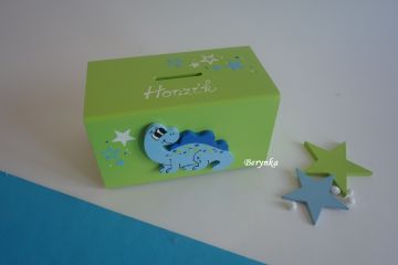 Dřevěná pokladnička s dinosaurem