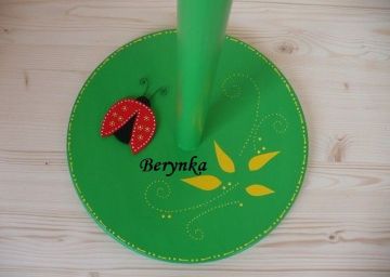 Věšák - němý sluha se zebrou