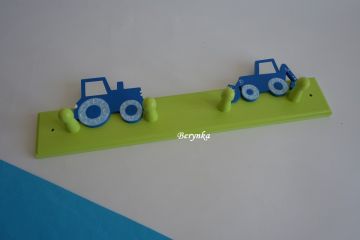 Dětský věšák s dopravními prostředky