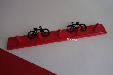 Dětský věšák s dopravními prostředky