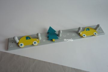 Dětský věšák s dopravními prostředky