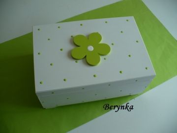 Truhla s kytičkami