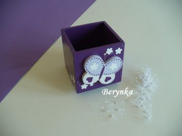 Dřevěné dekorace - bílá a fialová