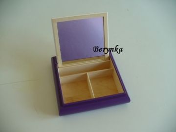 Dřevěné dekorace - bílá a fialová