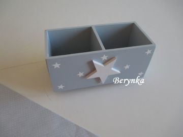 Dřevěný stojánek na tužky s hvězdičkou