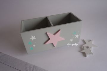 Dřevěný stojánek na tužky s hvězdičkou