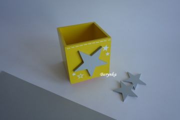 Dřevěný stojánek na tužky s hvězdičkou