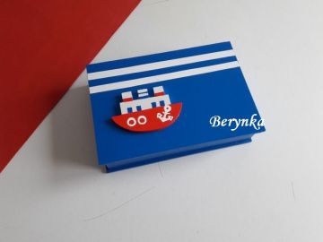 Krabička s parníkem